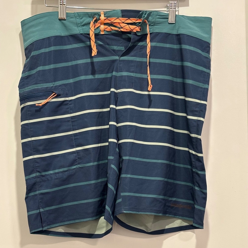 Patagonia Mens 32 Striped Board Shorts Navy Blue Teal Green Swim Trunks 5218